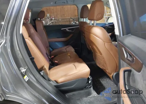 2021 Audi Q7 Prestige 55 Tfsi Quattro Tiptronic z USA, uszkodzony, nr VIN WA1VXAF72MD011778